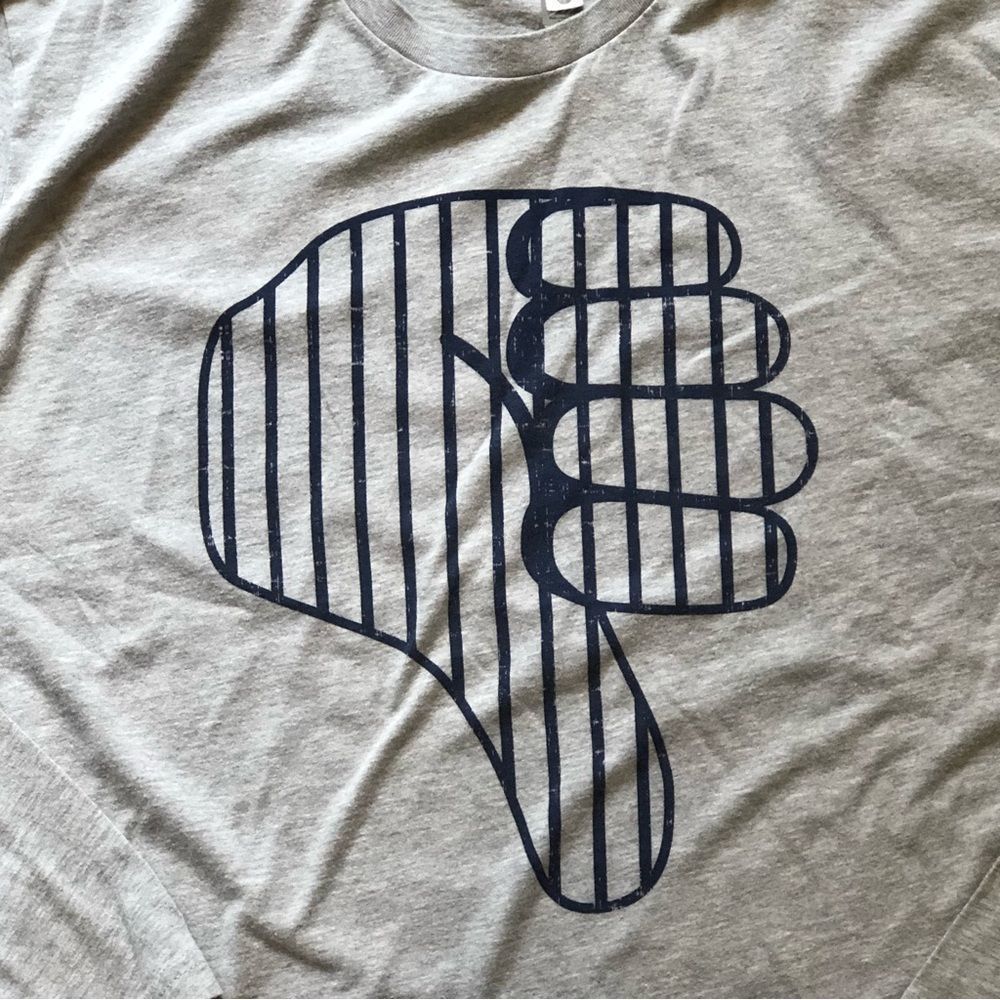 NY Yankees Grey Blue Long Sleeve Thumbs Down Crewneck Tee Shirt Size XL - Picture 7 of 8